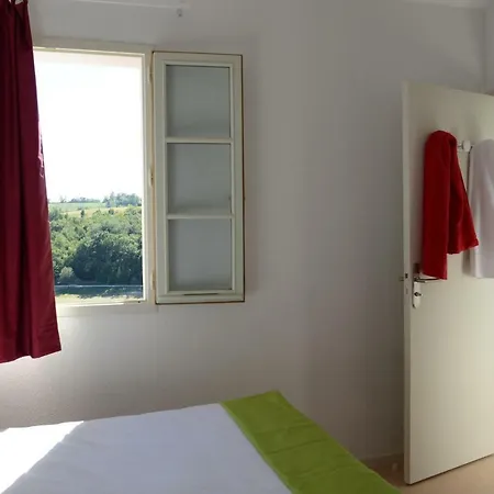 منتزه العطل L'oustal Del Carlat 3*