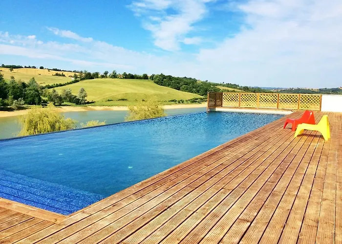 劳斯塔尔德尔卡拉特酒店 Carla-Bayle