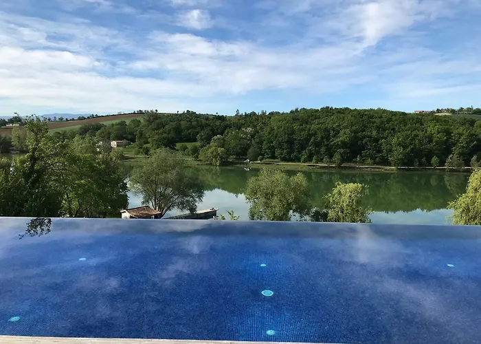 假日公园 劳斯塔尔德尔卡拉特酒店